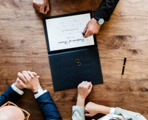 How to Choose a Divorce Lawyer During a Difficult Transition